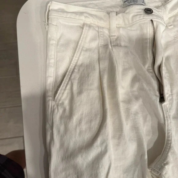 Abercrombie & Fitch - White Ultra High Rise Jeans - Picture 3 of 8